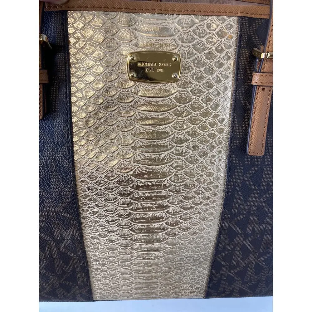 MICHAEL KORS, XL SIGNATURE GOLD ANIMAL SHOULDER TOTE BAG